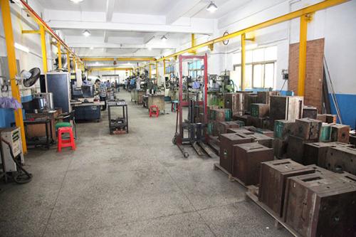 塑膠注塑（sù）模具（jù）斜頂機構設計