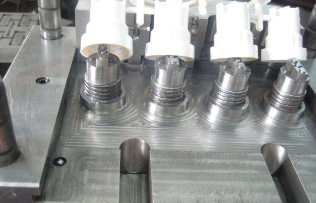 深圳模具工廠注（zhù）塑模具螺（luó）紋的製作