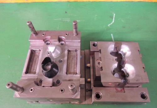 塑膠模具（jù）動模冷卻水道的結（jié）構形式