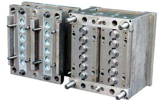 中（zhōng）國模具企業麵臨雙重壓力情況分析