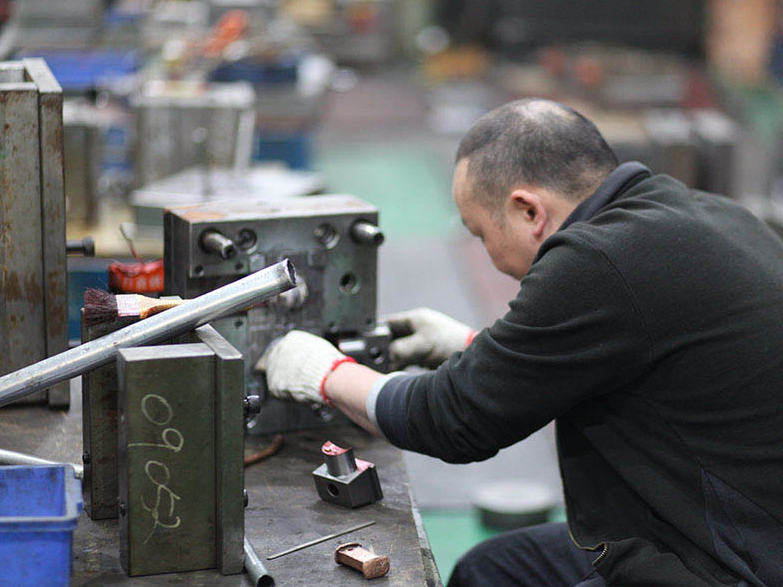 模具生產廠家：模具維護中的常（cháng）見問（wèn）題解決方法