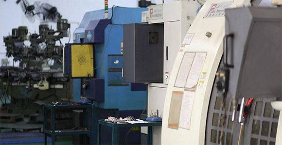 塑膠模具應用於新能（néng）源（yuán）汽車領域？塑膠模具有哪些特點？